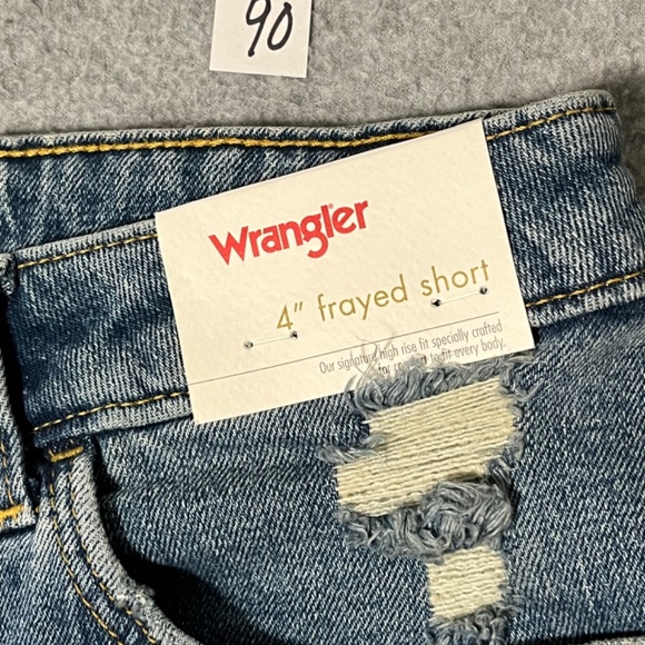 Wrangler 4” Frayed Denim Shorts Womens Plus Size 18 Distressed Raw Hem Boho - Picture 2 of 8